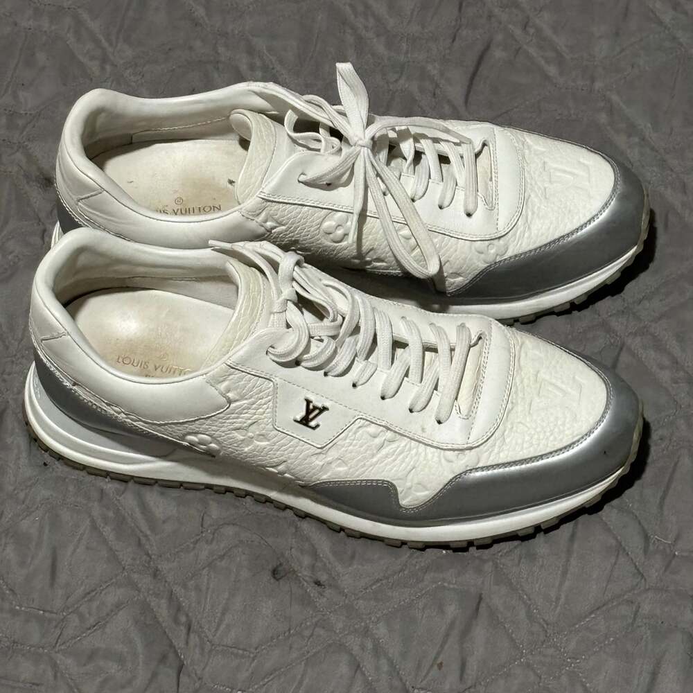 Louis Vuitton Run Away Sneaker White Monogram - Picture 4 of 6
